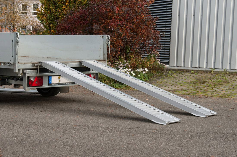 Rampa załadowcza do pojazdów z kołami lub gąsienicami gumowymi ALTEC AVS 90 (090.01.208)